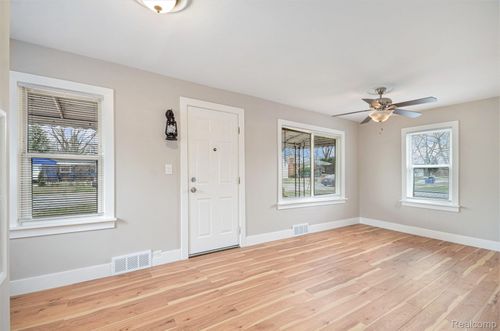 12065 Belmont Ave, Warren, MI, 48089-3931 | Card Image