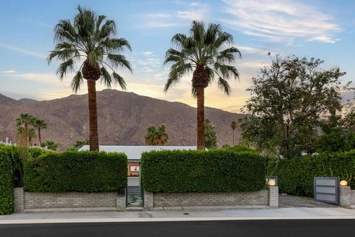 675 S Vista Oro, Palm Springs, CA, 92264-7669 | Card Image