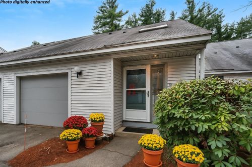 8 Highland Grn, Merrimack, NH, 03054-3688 | Card Image
