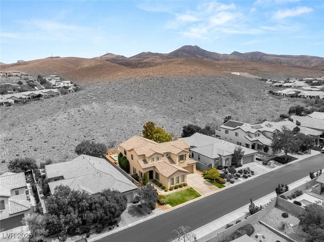 17 Morninglow Pass, House other with 4 bedrooms, 4 bathrooms and null parking in Henderson NV | Image 47