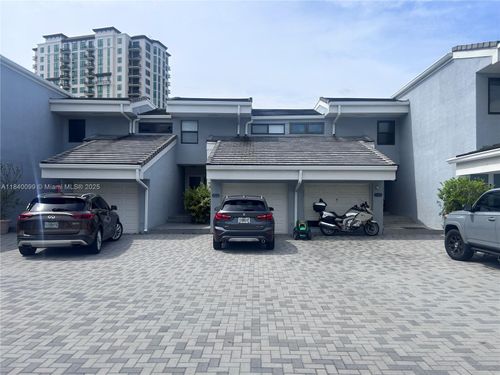 906-324 Poinciana Dr, Sunny Isles Beach, FL, 33160-4523 | Card Image