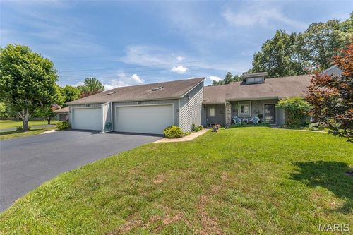 3 Shadowbrook Dr, Poplar Bluff, MO, 63901-8753 | Card Image