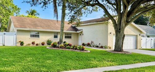 8331 Nw 50th St, Lauderhill, FL, 33351-5548 | Card Image