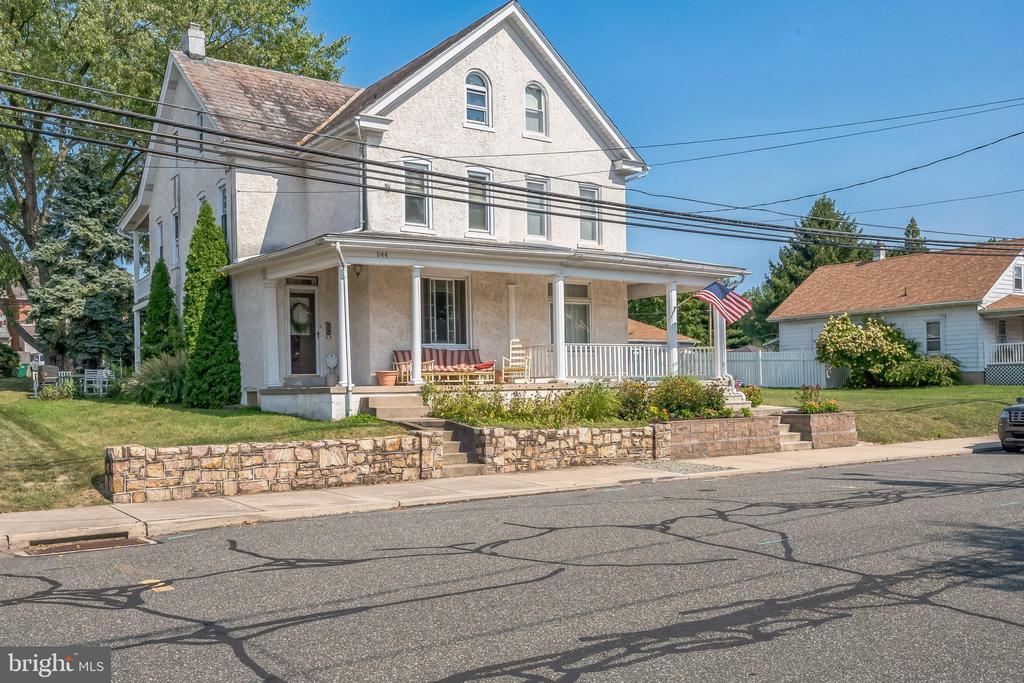 Dotts St, Pennsburg, PA 18073