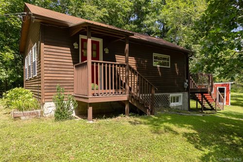 710 Pumpkin Ln, Clinton Corners, NY, 12514-2814 | Card Image