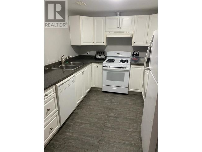 492 Grandview Terr, House other with 3 bedrooms, 3 bathrooms and 3 parking in Kamloops BC | Image 30