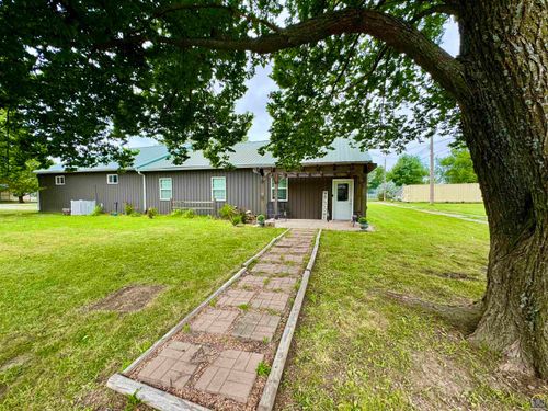 414 15th St, Burlington, KS, 66839-2321 | Card Image