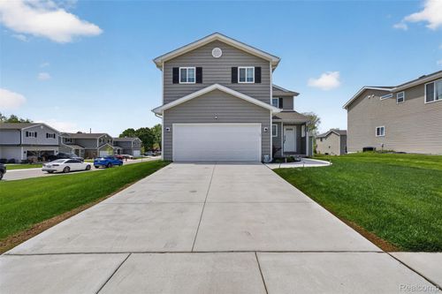 3969 Lotus Landing Cir, Waterford, MI, 48329-1365 | Card Image