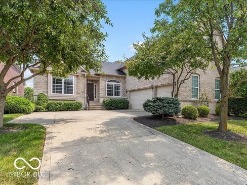 15471 Mission Hills Dr, Carmel, IN, 46033-8152 | Card Image
