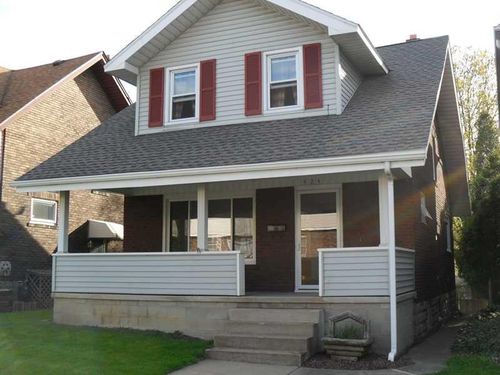 424 Lighthouse St, Erie, PA, 16507-1946 | Card Image