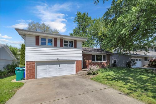 416 Southampton Dr, Decatur, IL, 62526-1746 | Card Image