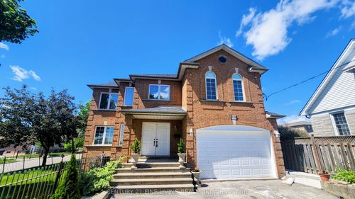 44 Reuben Ave, North York, ON, M9M1E5 | Card Image