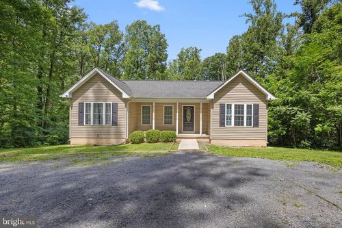 231 Buck Rd, LINDEN, VA, 22642-5213 | Card Image