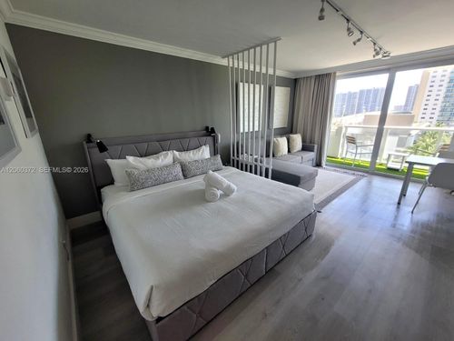 632-19201 Collins Ave, Sunny Isles Beach, FL, 33160-2202 | Card Image