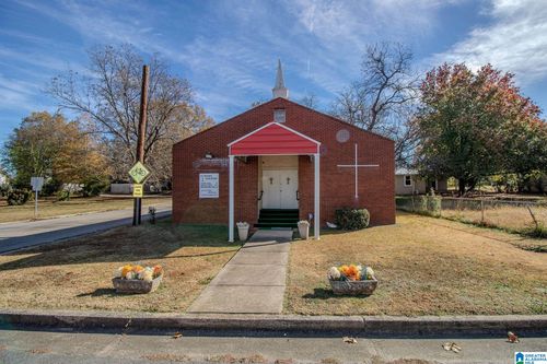 1021 Clydesdale Ave, Anniston, AL, 36201-4354 | Card Image