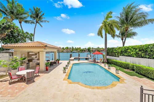 66 S Hibiscus Dr, Miami Beach, FL, 33139-5128 | Card Image