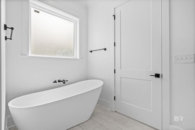 Bathroom | Image 21