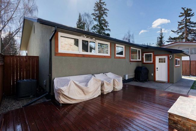 2607 Laurel Cres Sw, House other with 3 bedrooms, 3 bathrooms and 2 parking in Calgary AB | Image 32