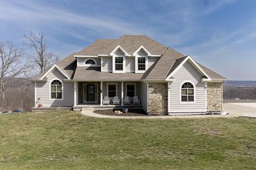 17384 Blue Moon Ln, Tonganoxie, KS, 66086-3303 | Card Image