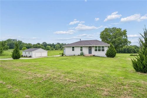 34906 E Colbern Rd, Lone Jack, MO, 64070-9577 | Card Image