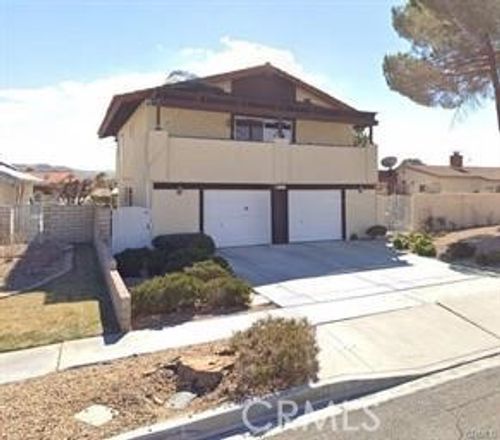 27595 Silver Lakes Pkwy, Helendale, CA, 92342-7813 | Card Image