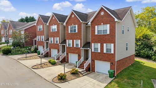 106 Olivia Ln, Maryville, TN, 37804-2911 | Card Image