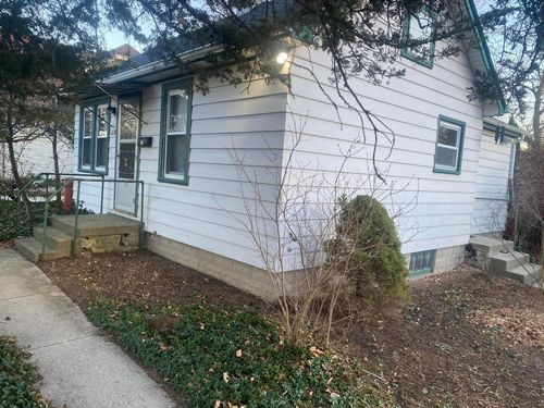 1605 W Custer Avenue, GLENDALE, WI, 53209 | Card Image