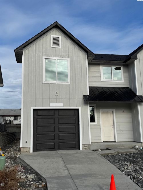 3499 W 6th Ave, Kennewick, WA, 99336 | Card Image