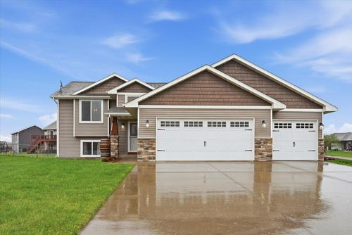 1542 Ponderosa Ln, New Richmond, WI, 54017-6653 | Card Image