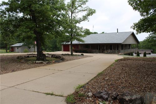 872 Bluewing Rd, Mountain Home, AR, 72653-8049 | Card Image