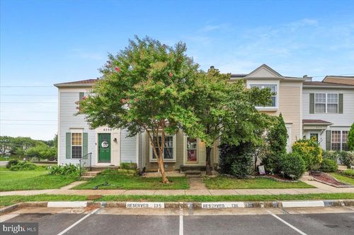 6511 Old Carriage Ln, ALEXANDRIA, VA, 22315-5002 | Card Image
