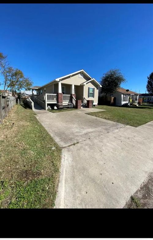 1420 Belo Pl, Galveston, TX, 77551-4759 | Card Image
