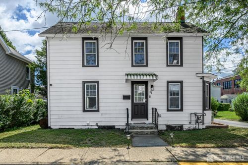 43 E Stewart St, Washington, NJ, 07882-1435 | Card Image