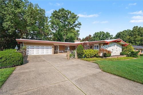 2990 Mccormick Rd, Silver Lake, OH, 44224-3816 | Card Image