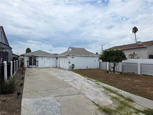 10613 Felton Ave, Inglewood, CA, 90304-1705 | Card Image