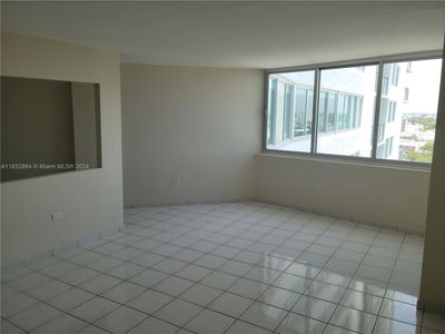 1101 - 7135 Collins Ave, Condo with 1 bedrooms, 2 bathrooms and null parking in Miami Beach FL | Image 3