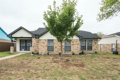 2818 Rio Grande Pass, House other with 3 bedrooms, 2 bathrooms and null parking in Mesquite TX | Image 1