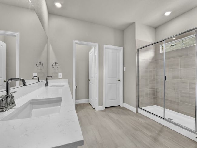 Walk in Shower | Image 20