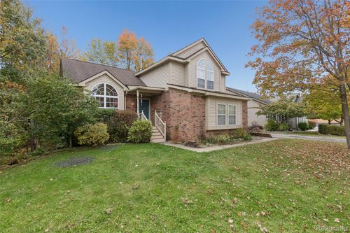 2700 Court Ln N, Howell, MI, 48843-7585 | Card Image