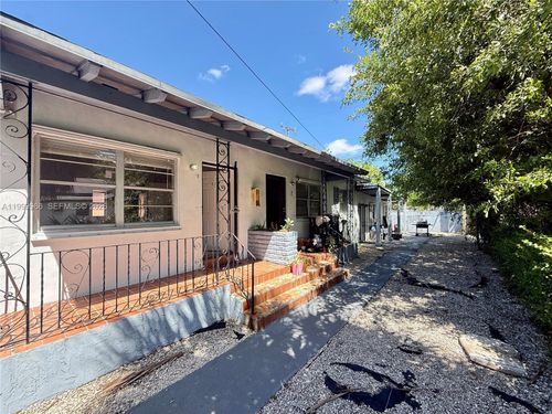 1-1467 Nw 53rd St, Miami, FL, 33142-3853 | Card Image