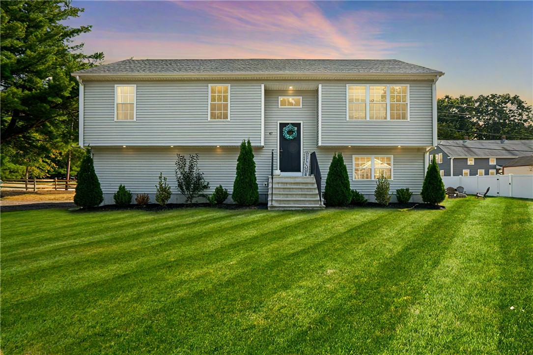 Shea Ln, Pascoag, RI 02859