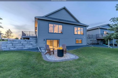 2043 35th St, Spirit Lake, IA, 51360-7683 | Card Image