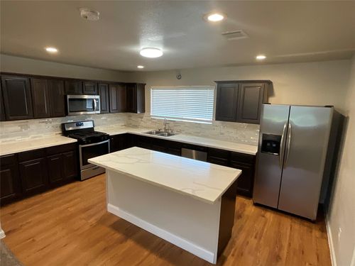 10 Ferguson St, Baytown, TX, 77520-4801 | Card Image