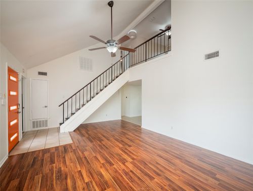 8204 Seminary Ridge Dr, Austin, TX, 78745-7511 | Card Image