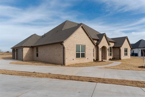 2401 Heather Park, Oklahoma City, OK, 73128-5001 | Card Image