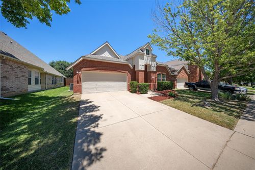 6000 Meadowglen Dr, Argyle, TX, 76226-2261 | Card Image