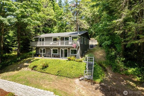 2097 Gull Way, Camano Island, WA, 98282-7018 | Card Image