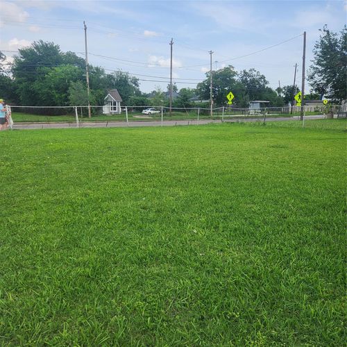 3227 Airline Dr, Houston, TX, 77022-6523 | Card Image