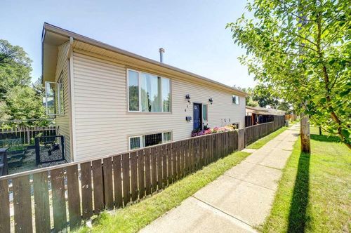 615 19 St N, Lethbridge, AB, T1H5V8 | Card Image