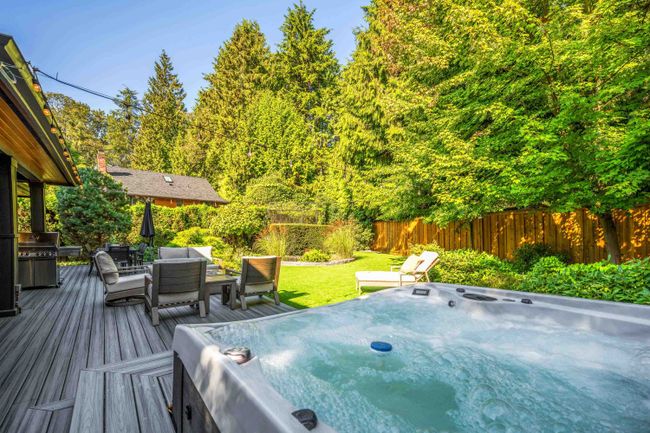 1138 Ridgewood Drive, House other with 6 bedrooms, 5 bathrooms and 4 parking in North Vancouver BC | Image 2